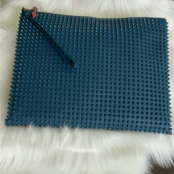 Stunning Clutch - Picture 6 of 17